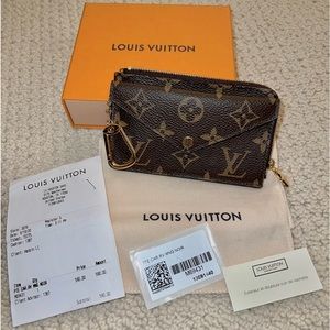 Louis Vuitton Monogram Card Holder Recto Verso M69431-Authentic! Hardly Used.